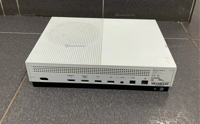 Приставка Xbox One S 512gb