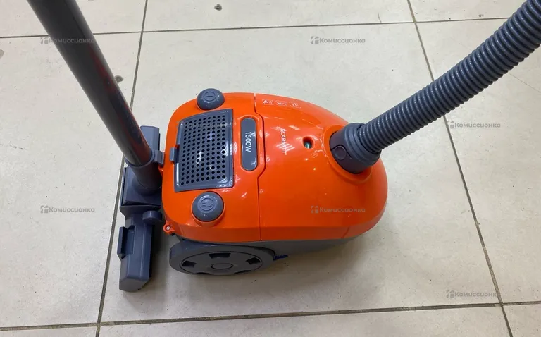 Пылесос  Scarlett SC-VC90B11 1500w