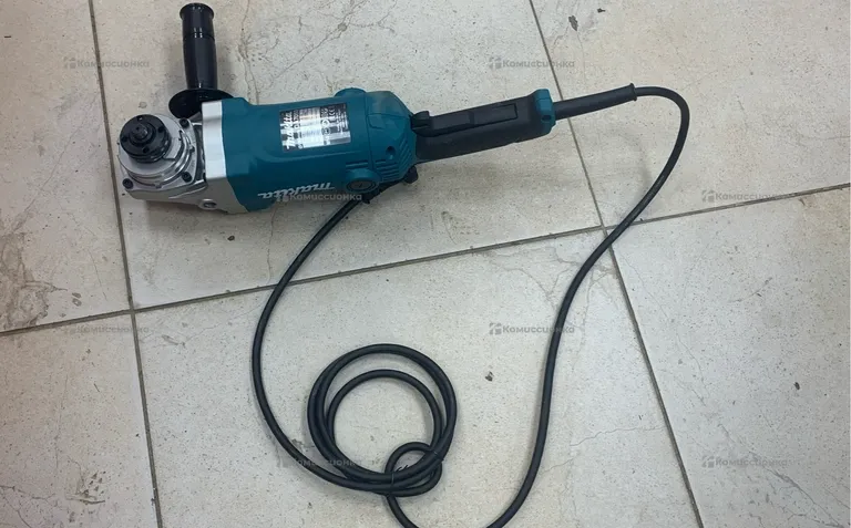 УШМ makita GA7050